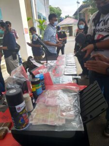 Sat Reskrim Polres Tangerang Selatan Ungkap Pengedar Uang Dollar Palsu