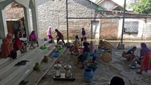 Giat KNPI Bersama Dapur Umum Masjid Al-Falah Buka Donasi Warga Terdampak Banjir