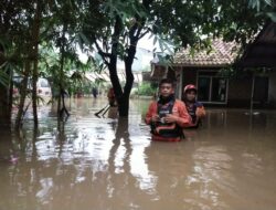 Di Duga Akibat Drainase Tidak Maximal. Guyuran Hujan di Wilayah Kelurahan Bakti Jaya. Banjir