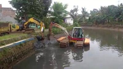 Antisipasi Banjir, DPU Tangsel Normalisasi Kali Ciputat