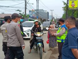 Gelar Operasi Yustisi, Polsek Legok Beri Himbauan dan Bagi Masker