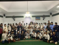 Karang Taruna Lengkong Karya Gelar Pengajian Bulanan dan Santunan Anak Yatim Piatu