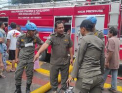 Satpol PP Tangsel Gerak Cepat Atasi Banjir dan Pohon Tumbang di Beberapa Wilayah