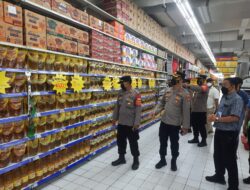 Jelang Ramadhan Polsek Kelapa Dua,Sidak Bahan Pokok Minyak Dan Gula Pasir