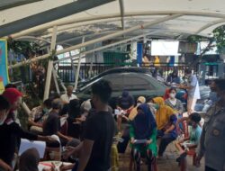 Warga Rengas,Berbondong Bondong Datangi Lokasi Vaksin Booster di Aula Kelurahan