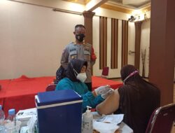 Polsek Kelapa Dua Gelar Vaksin Booster Malam Hari Untuk Kejar Target