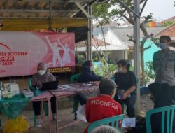 Hari Minggu Polsek Ciputat Timur Tetap Layani Warga Rengas Vaksin Booster