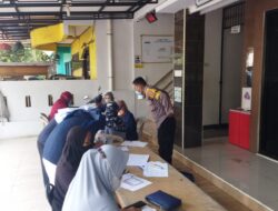 Polsek Ciputat Timur Gelar Vaksin Booster di Cirendeu