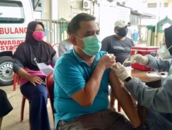 Polsek Ciputat Timur Gelar Vaksin Booster di Aula Masjid Ibadurrahman Jombang