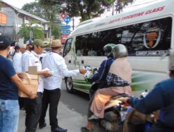 Libatkan Seluruh Operator Ciputat Timur Disdukcapil Kembali Berbagi Takjil