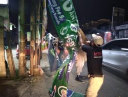 Satpol PP Tangsel Copot Spanduk Kain dan Benner Tanpa Ijin