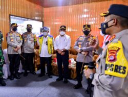Tinjau Pelabuhan Merak ,Kapolri Apresiasi Masyarakat yang Mudik Lebih Awal
