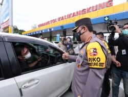 Tinjau Kalikangkung, Kapolri Imbau Pemudik Tak Paksakan Berkendara dalam Kondisi Lelah Demi Keselamatan
