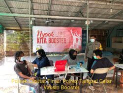 Polsek Ciputat Timur Gelar Vaksin Booster di Majelis Taklim Darul Fallah Cipayung