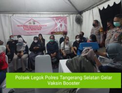 Hari Libur, Masyarakat Antusias Mengikuti Vaksinasi Booster Malam di Pos Pantau Polsek Legok