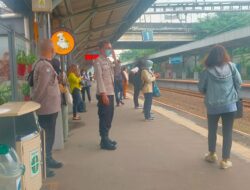 Antisipasi Massa Buruh Akan Kejakarta Polsek Ciptim Lakukan Penyekatan di Stasiun Kereta