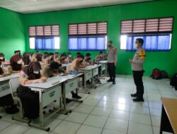 Tekan Angka Kenakalan Remaja Polsek Serpong Gencar Giat Police Go To School
