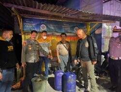 Razia Sejumlah warung, Sat Narkoba Polres Cirebon Kota Sita Beberapa Ciu Dan Miras Berbagai Merk