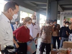 Mentri Perdagangan RI ,Sidak Pasar Ciputat Pastikan Harga Minyak Goreng 