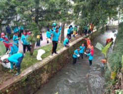 Aksi Bersih Kali DLH Tangsel dan Kelurahan Pamulang Timur Antisipasi Banjir