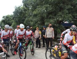 Polresta Cirebon Laksanakan Pengamanan Jalur Event Pemecahan Rekor MURI Sepeda Beregu