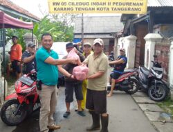 H.Syarifudin Bagikan 100 Nasi Bungkus Dan Sembako Untuk Warga Perumahan Ciledug Indah 2 Yang Terdampak Banjir