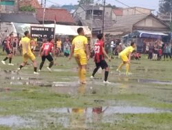Diguyur Hujan, Lapangan latus jaya, dan Digegerkan Ditemukan Balita Menangis di Parkiran