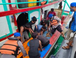 Sat Polairud Polres Indramayu Evakuasi Jenazah ABK Di Perairan Karang Song Indramayu
