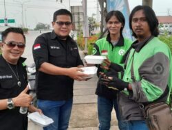 FWJ Indonesia Korwil Jakarta Barat Bagikan Makanan Siap Saji Di Jumat Berkah Rutin