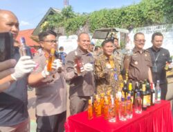 Kapolres Cirebon Kota Pimpin Pemusnahan BB Miras Hasil Ops Pekat