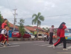 Polsek Plered Polresta Cirebon Memberikan Pelayanan kepada masyarakat pengguna Jalan