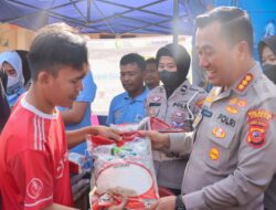 Warga Antusias Serbu Operasi Pasar Beras Murah Satgas Pangan Polresta Cirebon Bulog Dan IJTI Cirebon Raya