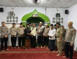 Dirbinmas Polda Metro Jaya Sahur dan Subuh Keliling di Mushola Al Hikmah, Kalideres