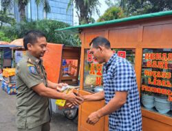 Satpol PP Tangsel Patroli Beri Himbawan Pada Pedagang Terkait Surat Edaran Walikota