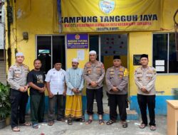 Masjid Jami Roudhotul A’mal, Jembatan Besi, Tambora, Jakbar menjadi sasaran Program Kegiatan Sahur Bersama