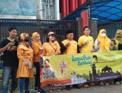Partai Golkar Bagi Takjil Bareng Tim Satria di Bulan Penuh Berkah dan Rahmat