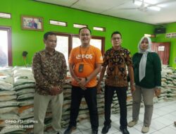 Dinsos Salurkan BPNT, 1292 Warga Kedaung Pamulang Antri Ambil Bantuan Beras 10 Kg