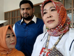 Akibat Mangkir Terus Polisi Jemput Paksa : “Jenny Rachman Ngaku, Tidak Di Rumah “