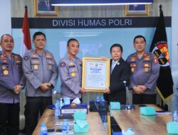 Divhumas Polri Raih Presisi Award Atas Prestasi Strategi Komunikasi Publik