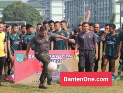 Brigkav 1/LA Mengadakan Acara Olahraga Bersama Mempererat Sinergitas TNI/POLRI, Pemda & Elemen Masyarakat