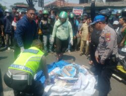 Kecelakaan, Pemotor Wanita Meninggal Dunia Terlindas Truk Trailer di Karawaci Tangerang, Polisi amankan sopir