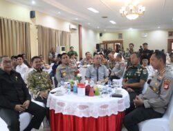 Kapolda Metro Jaya Bersama Forkopimda Tangerang Kota gelar Coffee Morning dan Berikan Bantuan Air Bersih
