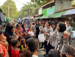 Sambut HUT Humas Polri Ke-72, Bid Humas Polda Metro Jaya Gelar Baksos Pemberian Air Bersih, Pembagian Sembako dan Pengecekan Kesehatan Gratis