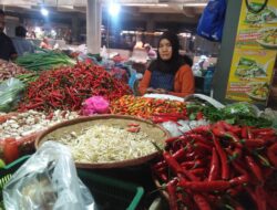 Cabai Rawit Merah Merangkak Naik Capai Rp 70 Rp Per Kg Beras Mulai Turun Di Pasar Ciputat 