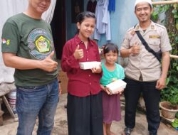 Gelar Aksi Jum’at Berkah DPC PSIB Tangsel Berbagi Sedekah