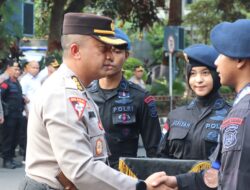 Polda Metro Jaya Berikan Penghargaan Kepada Personel Satbrimobda Polda Metro Jaya Yang Berprestasi