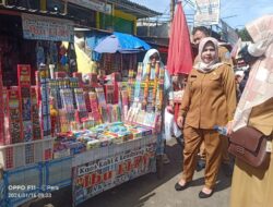 Pedagang Kaki 5 Pasar Ciputat Banyak Berjualan Di Sepadan Jalan : Ini Kata Lurah Cipayung