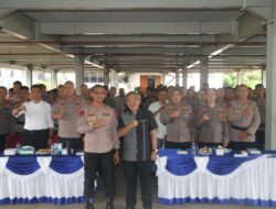 Jaga Kedekatan dengan Masyarakat Jelang Pemilu, Dirpolairud Polda Metro Jaya Ingatkan Jajarannya Humanis Terhadap Warga Pesisir