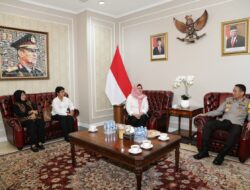 Polda Metro Jaya Terima Penghargaan Dari Tim Reaksi Cepat Komnas Perlindungan Perempuan dan Anak Indonesia