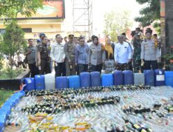 Dalam Rangka Menjaga Kondusifitas Kamtibmas Polresta Cirebon Musnahkan Ribuan Miras Dan Knalpot Tidak Sesuai Spesifikasi Teknis